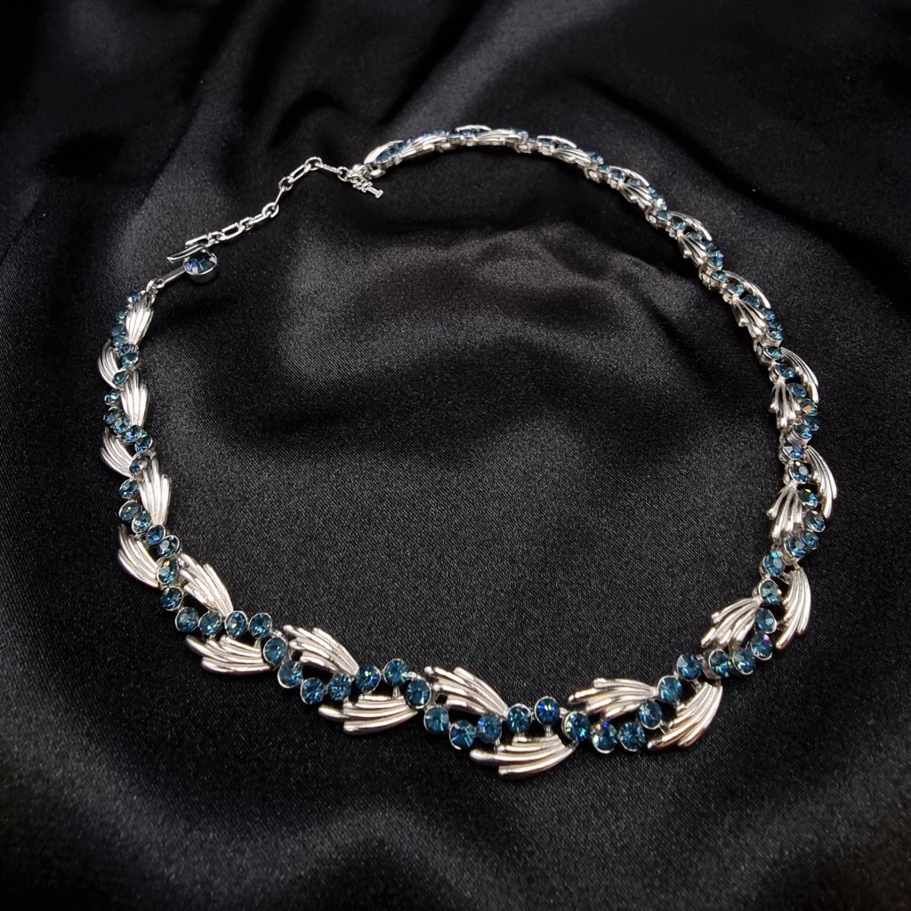 Rare Find Vintage 1960s Trifari Silver-Tone Choker Necklace W Blue Rhinestones 124$